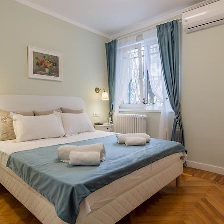 Central Stylish & Cozy One Bedroom Apartment - Adela Accommodation - Ideal For Long Stays Bukarest Exterior foto