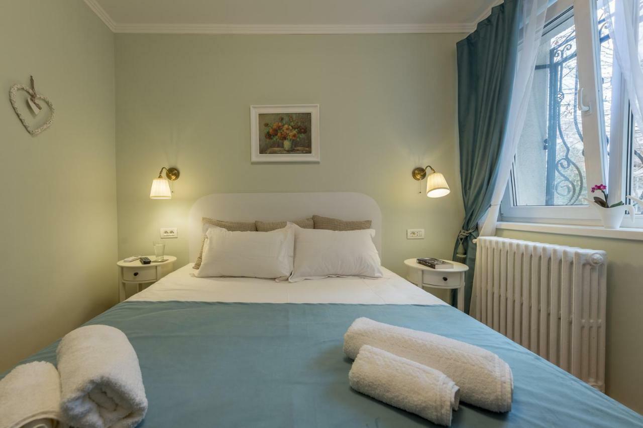 Central Stylish & Cozy One Bedroom Apartment - Adela Accommodation - Ideal For Long Stays Bukarest Exterior foto