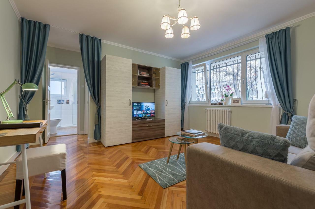 Central Stylish & Cozy One Bedroom Apartment - Adela Accommodation - Ideal For Long Stays Bukarest Exterior foto