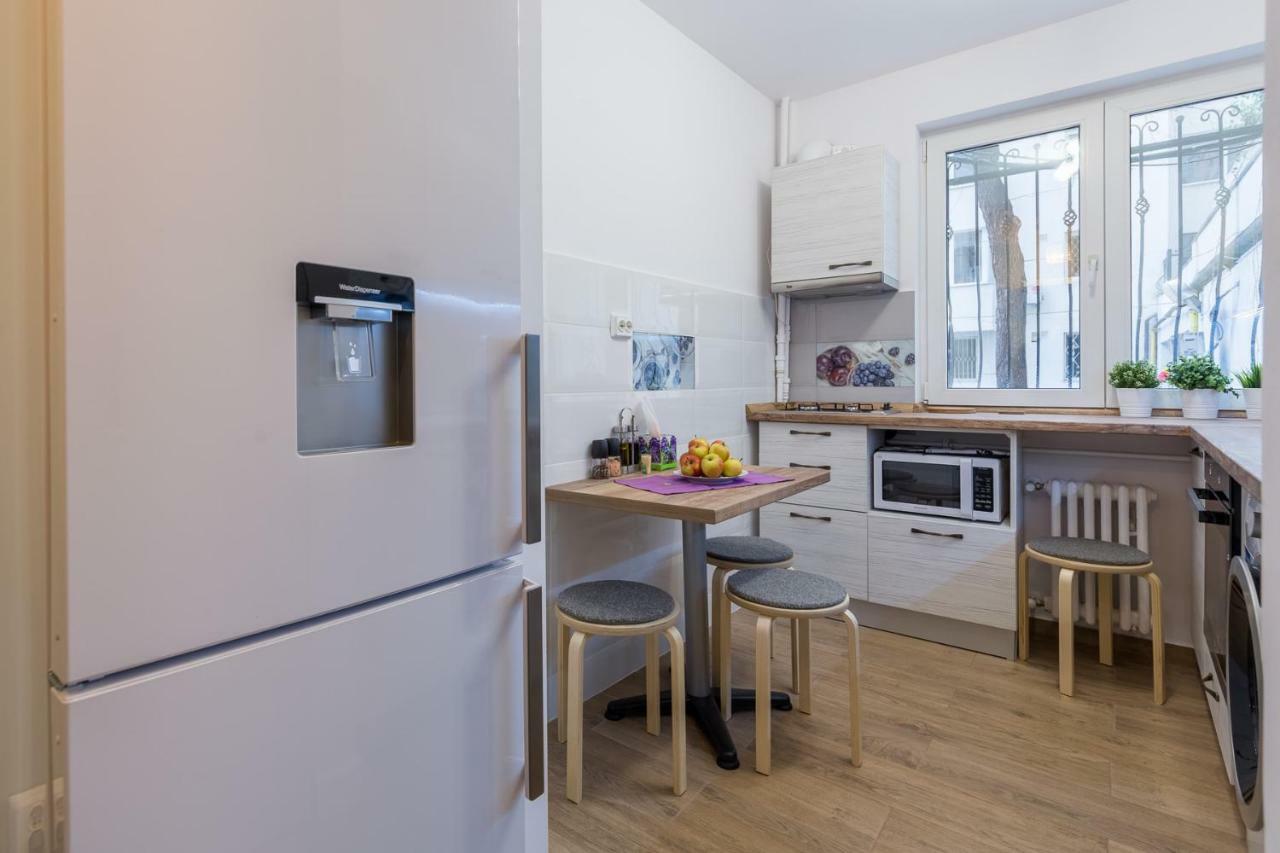 Central Stylish & Cozy One Bedroom Apartment - Adela Accommodation - Ideal For Long Stays Bukarest Exterior foto