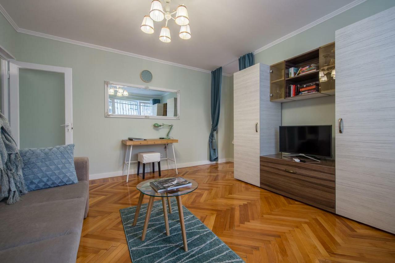 Central Stylish & Cozy One Bedroom Apartment - Adela Accommodation - Ideal For Long Stays Bukarest Exterior foto
