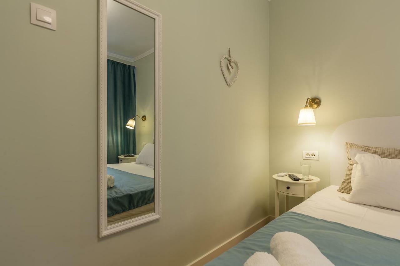 Central Stylish & Cozy One Bedroom Apartment - Adela Accommodation - Ideal For Long Stays Bukarest Exterior foto